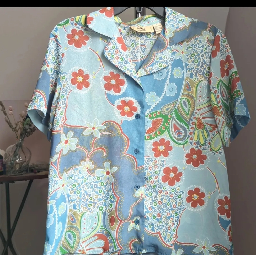 MG Originals Blue Paisley Blouse Tagged size Large